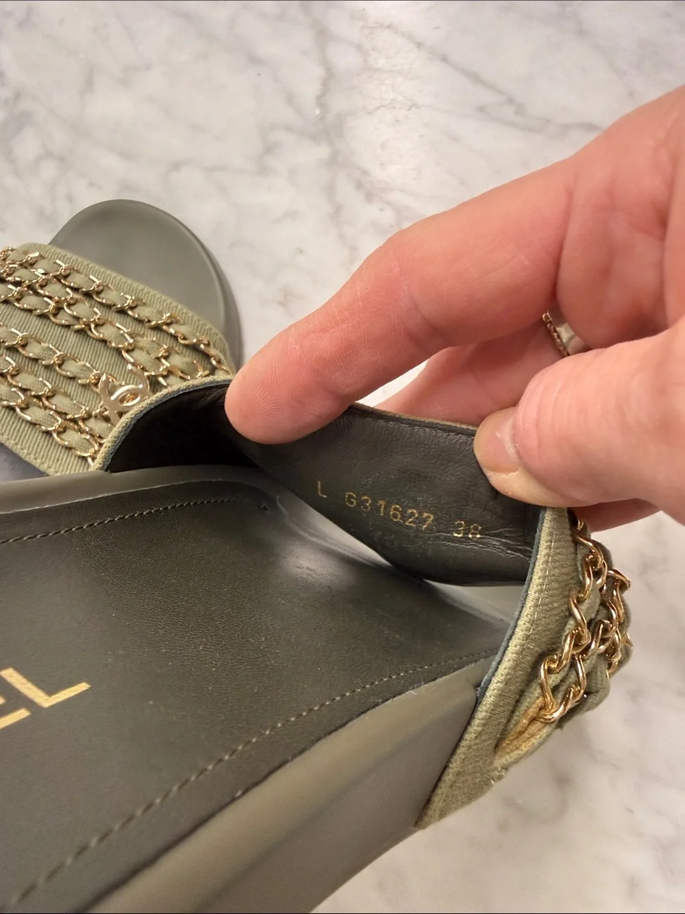 Chanel Green Interlocking CC Logo Canvas Slides size 38 - Picture 9 of 12
